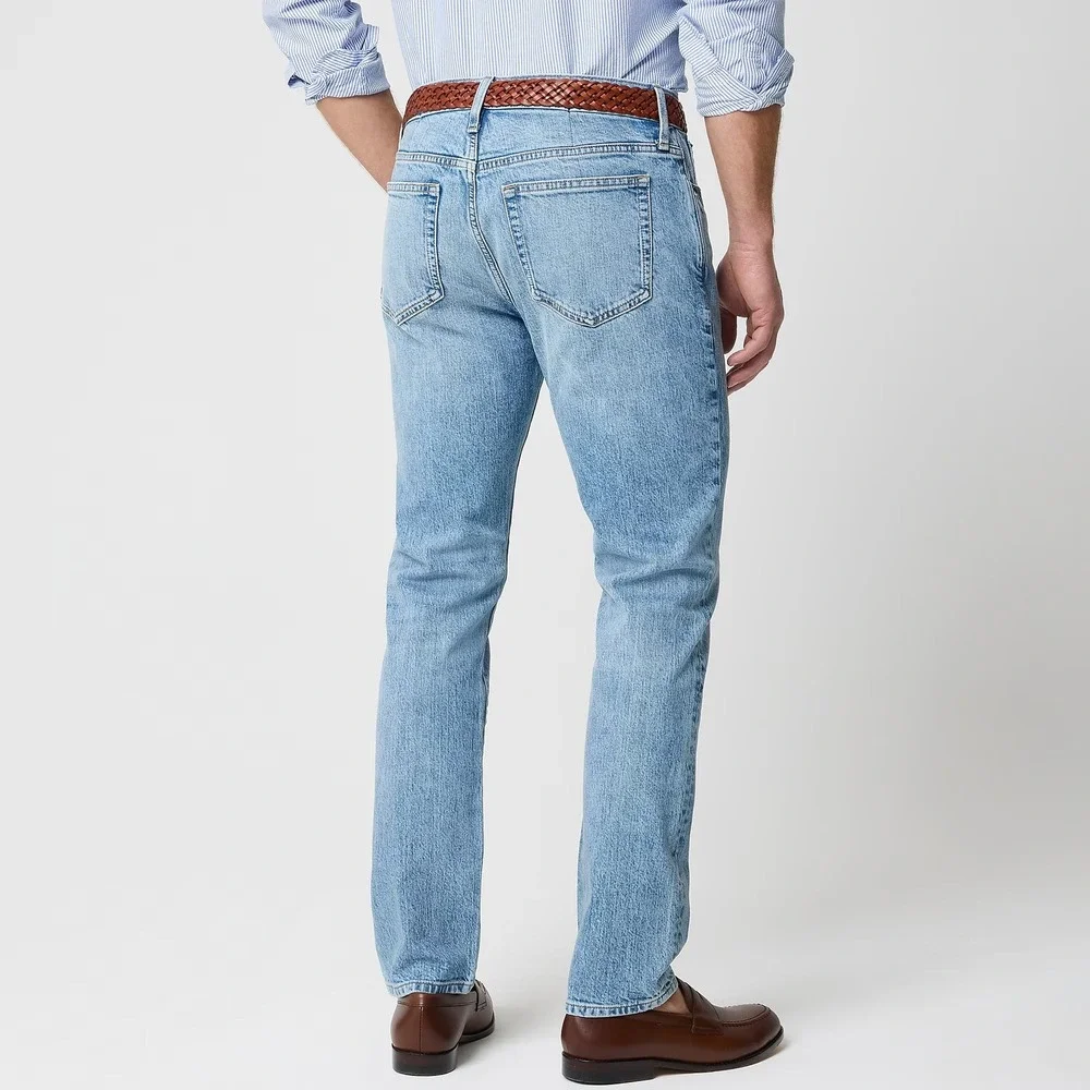 J. Crew Men Slim fit Vintage Wash Jean in Signature Flex 32x30